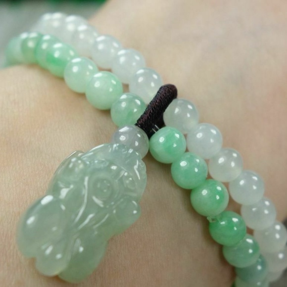 Certified Icy White+light green 100% Natural A Jadeite jade Bead Bracelets 手链 - Picture 8 of 12